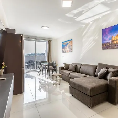 Ferienwohnung A Sunny 2Br Pent With Comfy, Fully Equipped Living By 360 Estates St. Paul's Bay Exterior foto