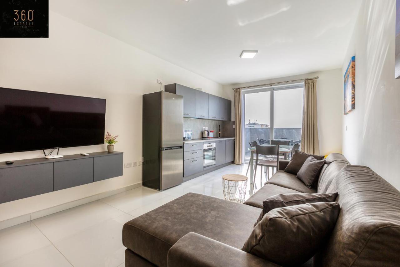 A Sunny 2br Pent With Comfy, Fully Equipped Living By 360 Estates Apartment *