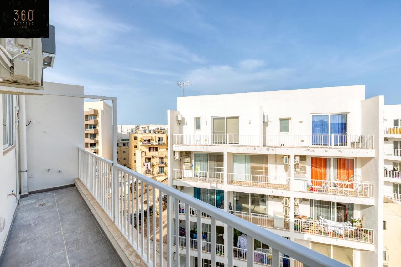 A Sunny 2br Pent With Comfy, Fully Equipped Living By 360 Estates *